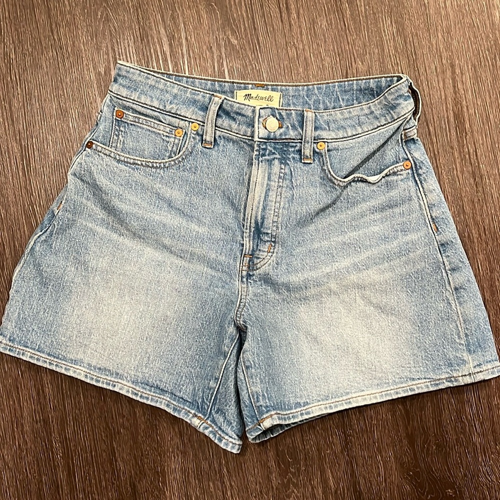 Madewell curvy perfect mid length jean short